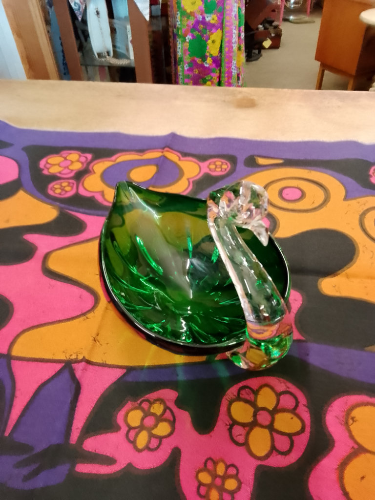 Vintage swan glass trinket dish.