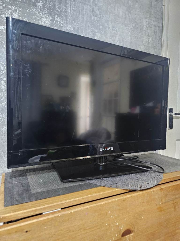 AKURA 32" TELEVISION 