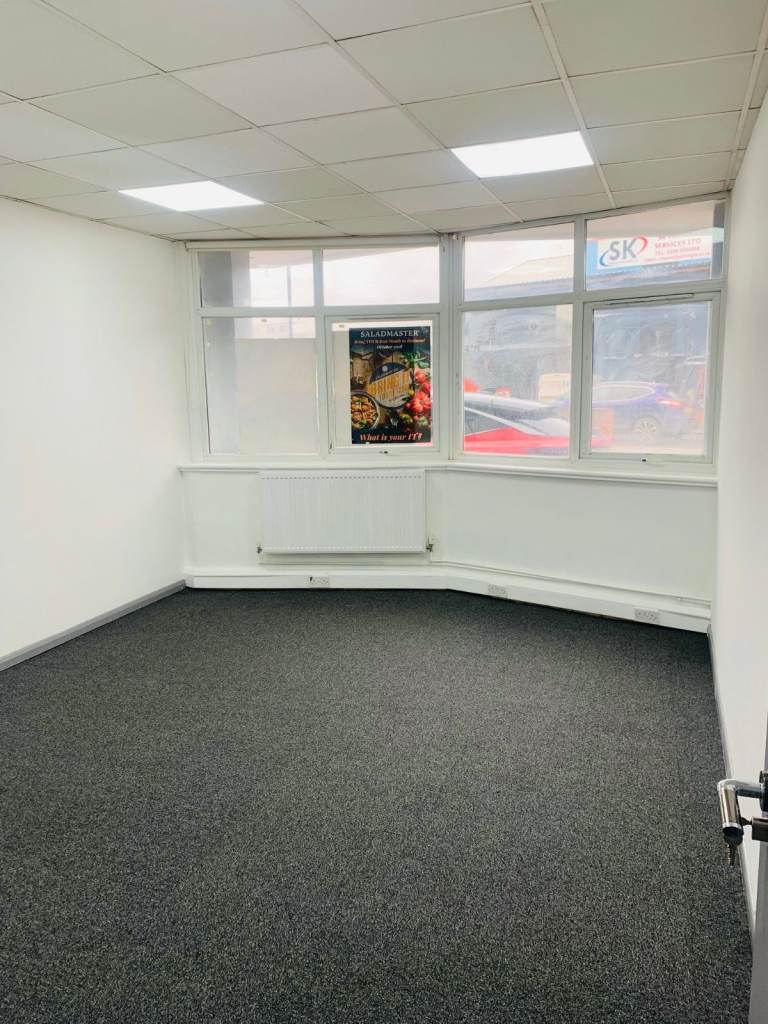 Medium office to rent in Hounslow TW4 