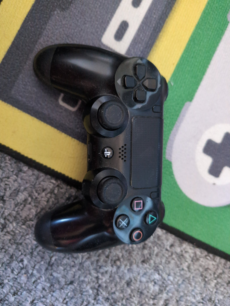 Playstation 4 controller READ DESCRIPTION 