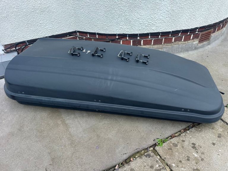 Roof box 430L complete with  fittings and keys only £150 bargain