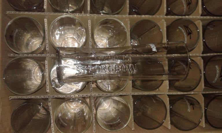 Box of 24 new Strongbow 1 Pint Glasses thick quality glass. Pub & Party
