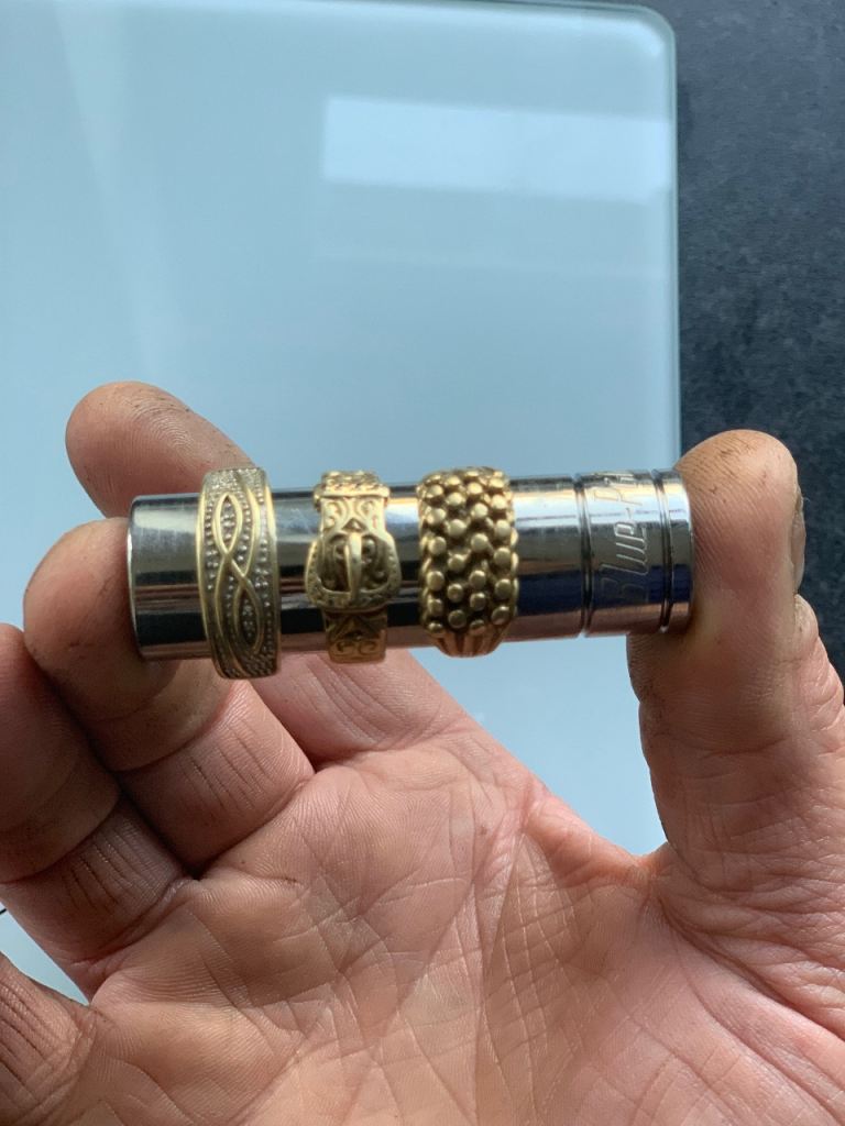 Men’s gold keeper ring 7 grm not scrap 