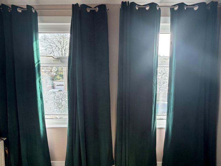 Lovely Dark Green Velvet Curtains – Eyelet Style