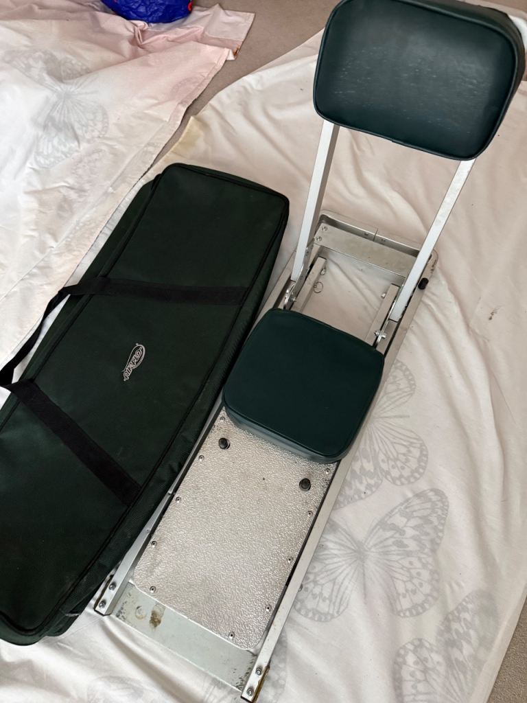 Airflow boat seat. Excellent condition. 