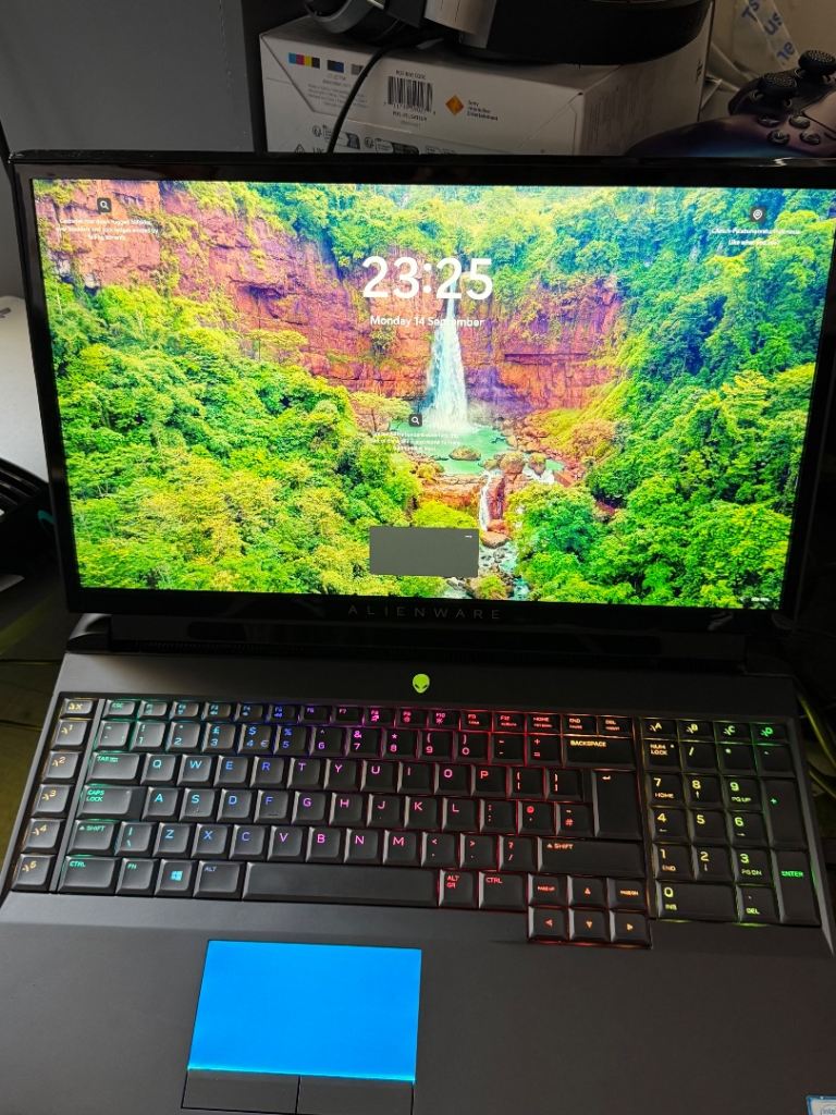 Alienware Area 51m 17.3" 144hz i9-9900K RTX 2080 32GB Ram Gaming Laptop