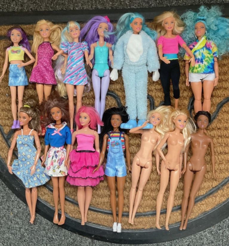 A lovely Bundle of Barbie Dolls 🩷