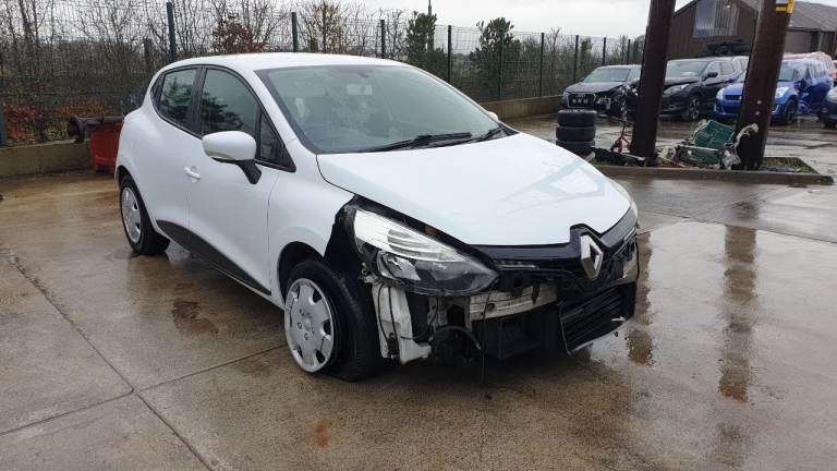 **For parts** Renault Clio  Expression + Energy, 0.9 petrol 5 speed (2013).