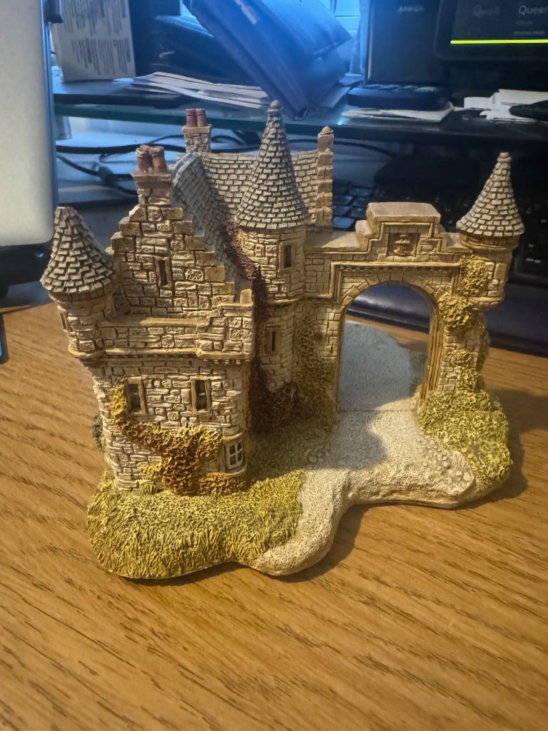 Lilliput lane Glenlockie lodge 