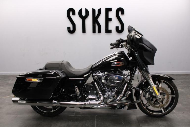 2024 Harley-Davidson FLHX Touring Street Glide in Vivid Black & Chrome Finish