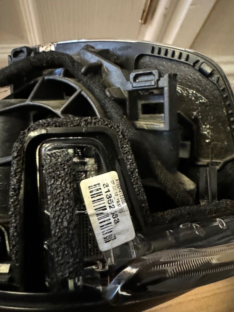 Volvo XC 90 mirror assembly 