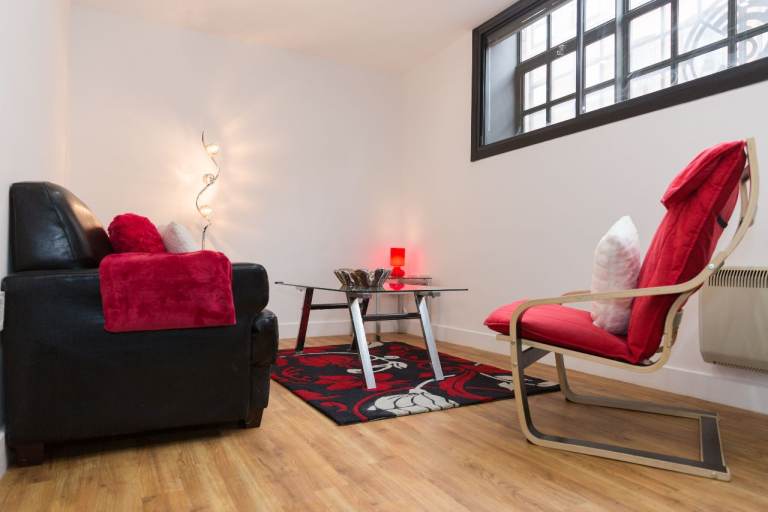St Paul's Sq | Furnished 2 Bed, 2 Bath Apt