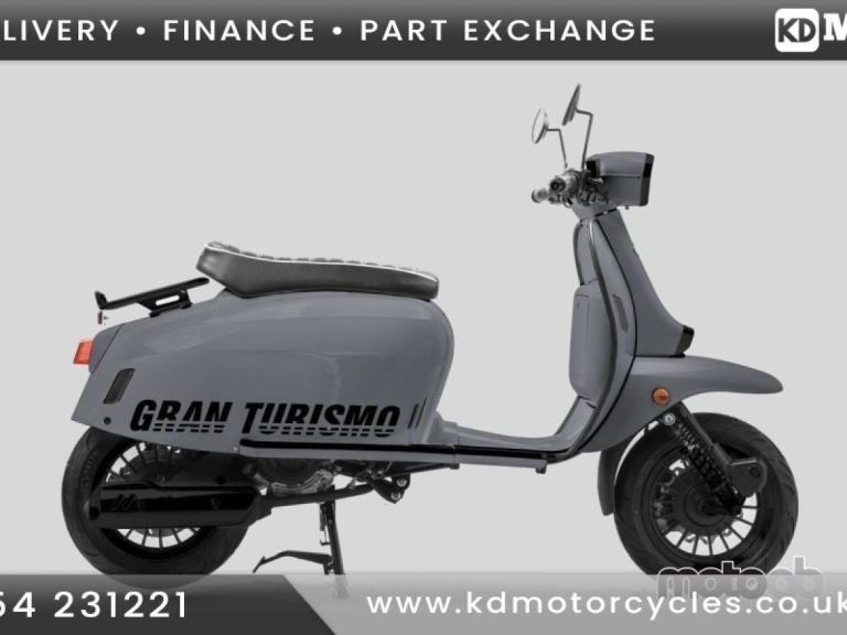 ROYAL ALLOY GT 125cc A Modern Classic Retro Automatic Moped Scooter