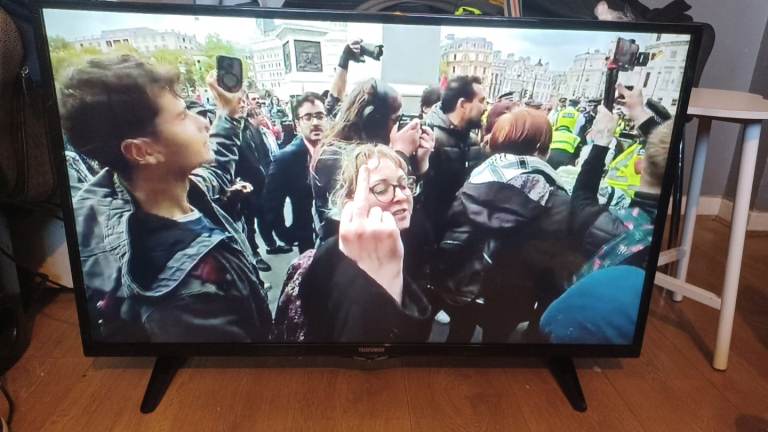 FREE DELIVERY excellent 43 TELEFUNKEN LED full HDTV 1080p freeveiw channels inbuilt 