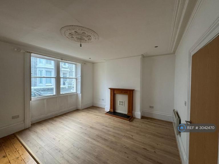 1 bedroom flat in Belle Isle St, Workington, CA14 (1 bed) (#3042470)