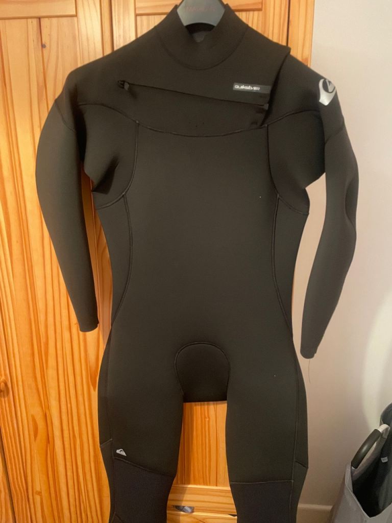 Quick silver wet suit 