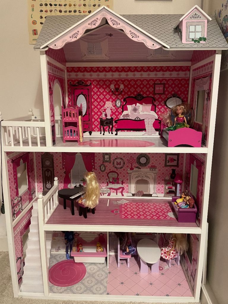 Isabelle Wooden Dolls House with Furniture 