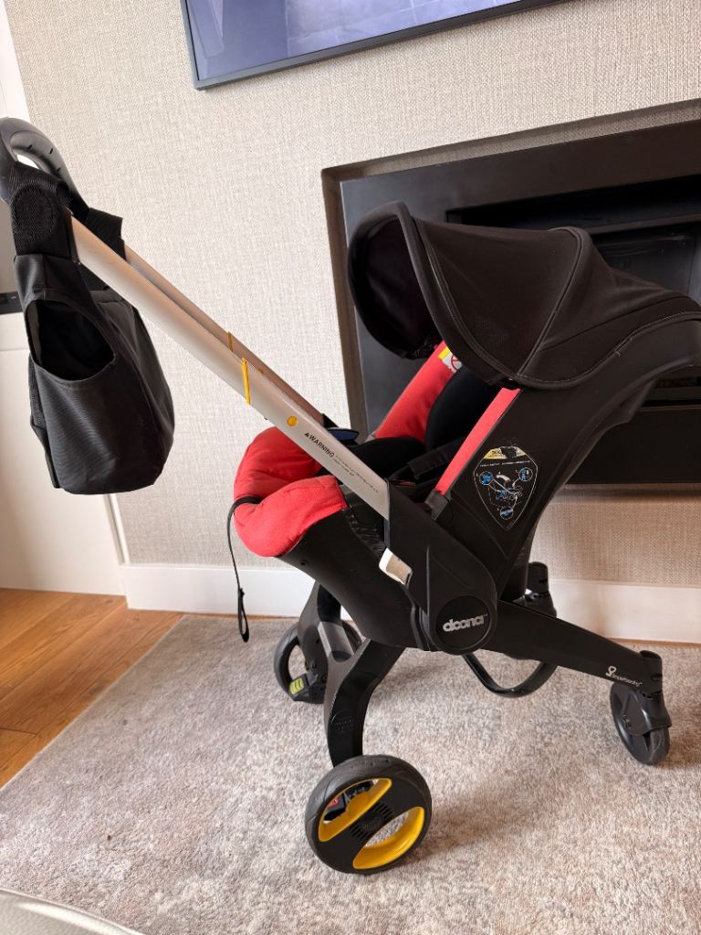 Donna car seat with Raincover and bag