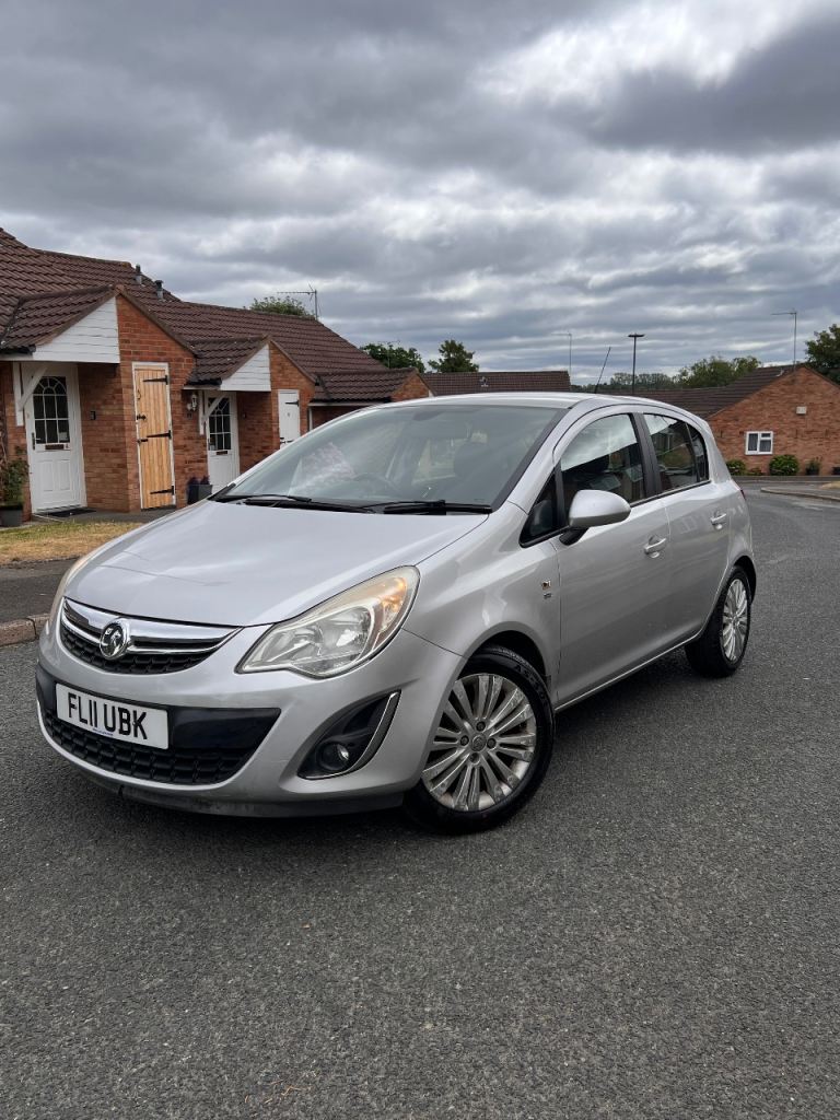VAUXHALL CORSA SE 1.4L PETEOL MANUAL 2011