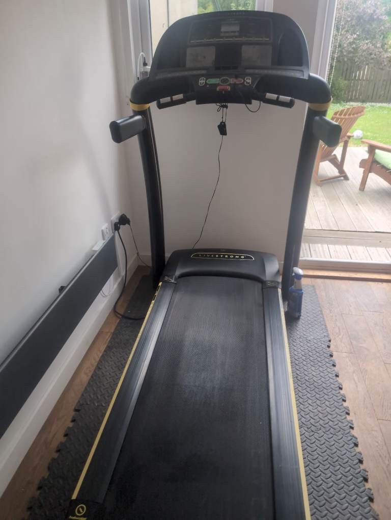 Live strong treadmill 