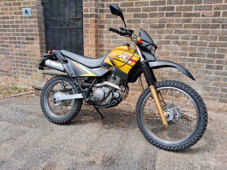 Yamaha XT225 Serow