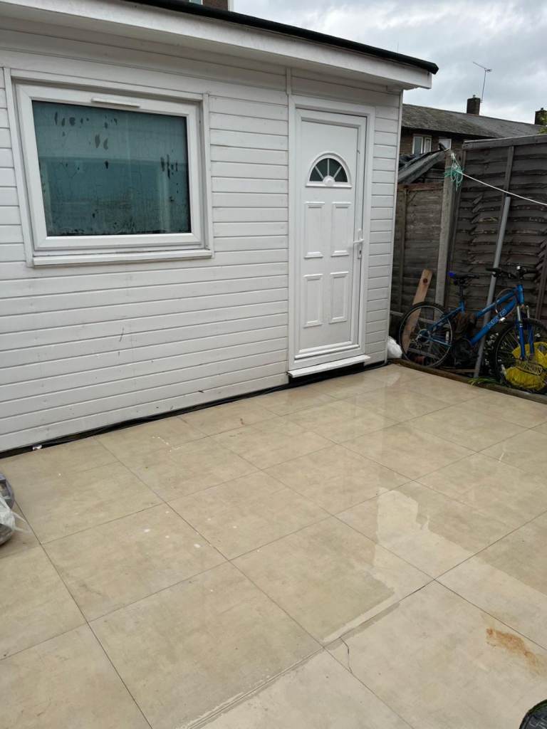 Self Contain Big Room