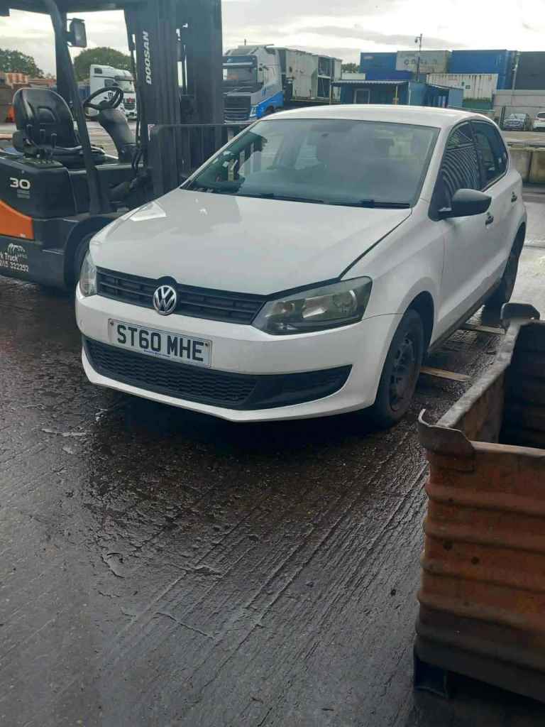 volkswagen polo 6r white 