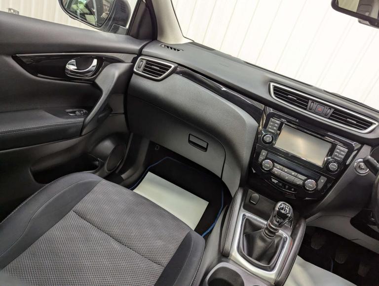 2015 Nissan Qashqai 1.5 Qashqai N-Tec+ dCi 5dr SUV Diesel Manual