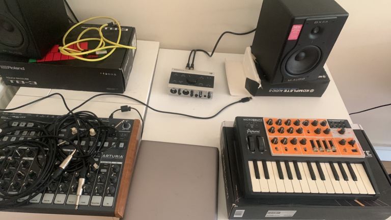 Arturia microbrute semi- modular analog synth