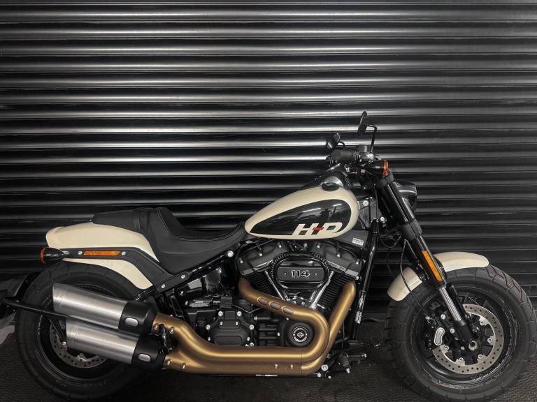 HARLEY-DAVIDSON DYNA FXFBS Fat Bob 114 Only 494 Dry Miles White Manual Petrol 