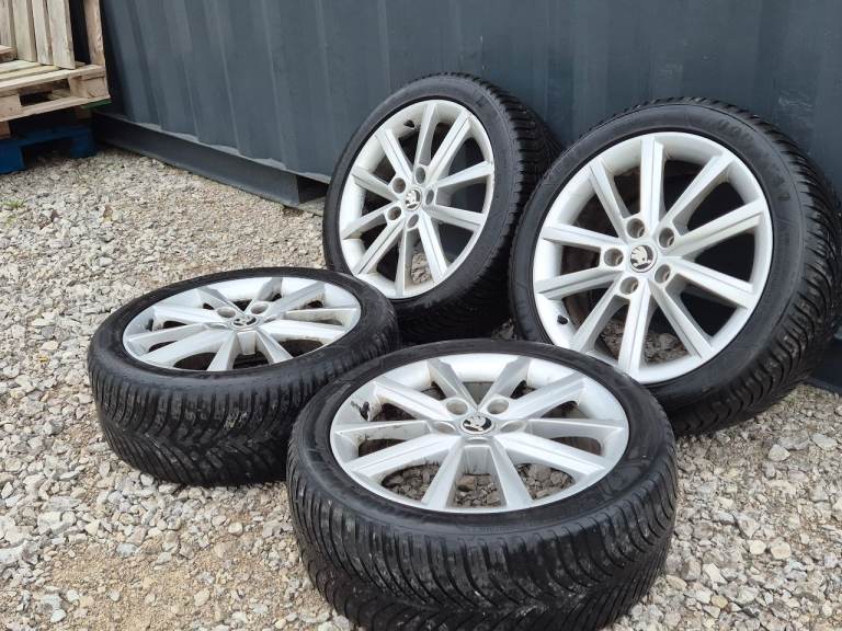 🌟Genuine Skoda 17 inch Alloy Wheels 5x112 with MATCHING GOODYEAR TYRES 5M++