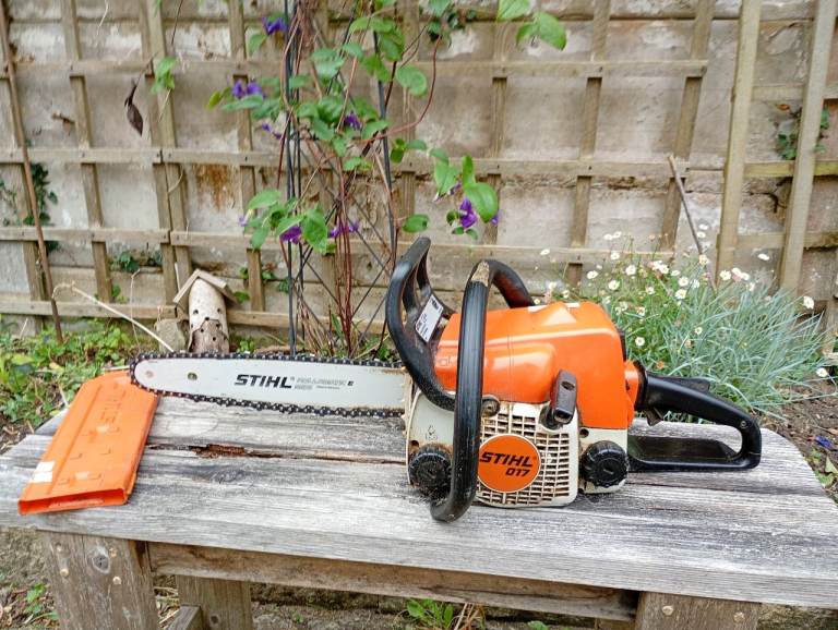 STIHL 017 Chainsaw – Good Working Condition