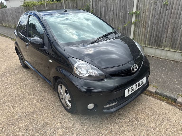 Toyota, YARIS, Hatchback, 2013, Manual, 1329 (cc), 5 doors