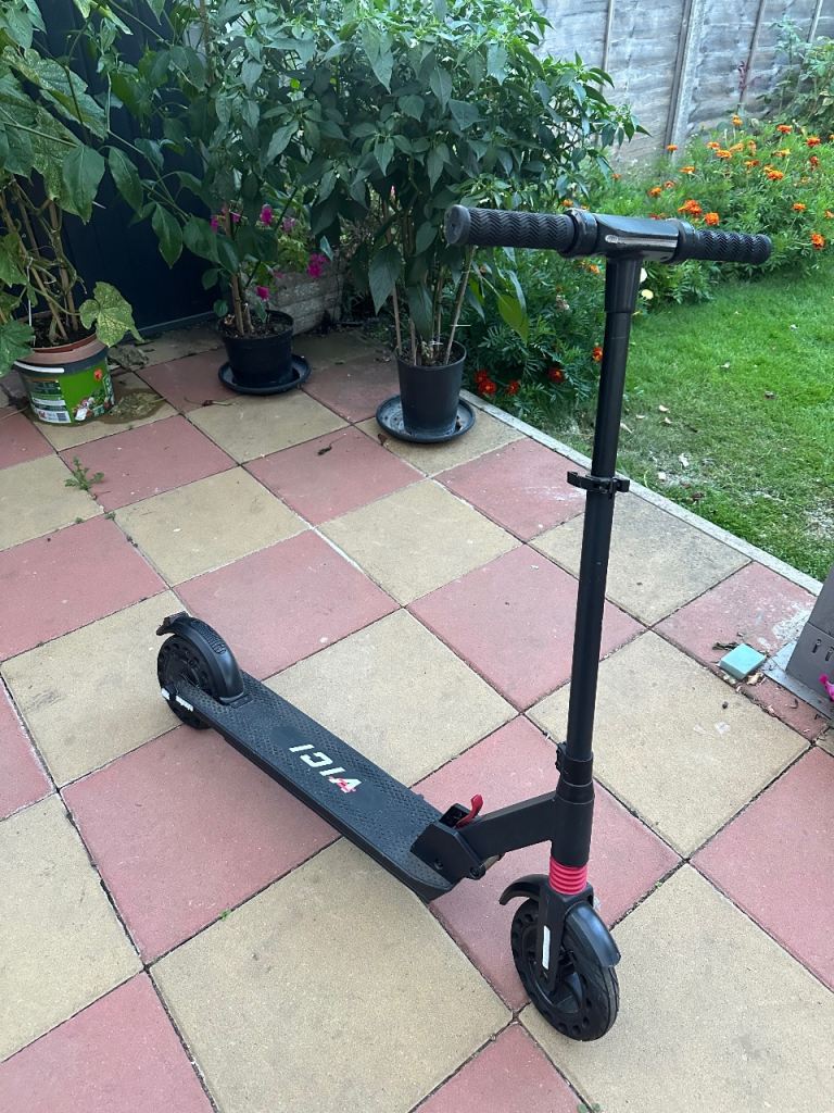 Black Vici City Compact V2 Electric Scooter