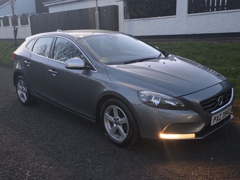 Volvo, V40, Hatchback, 2015, Manual, 1560 (cc), 5 doors
