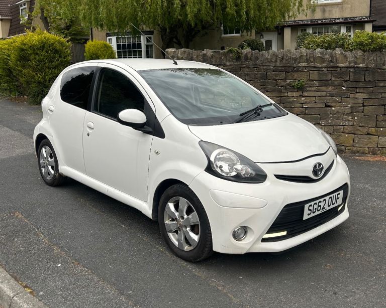 Toyota, AYGO, Hatchback, 2012, Manual, 998 (cc), 5 doors