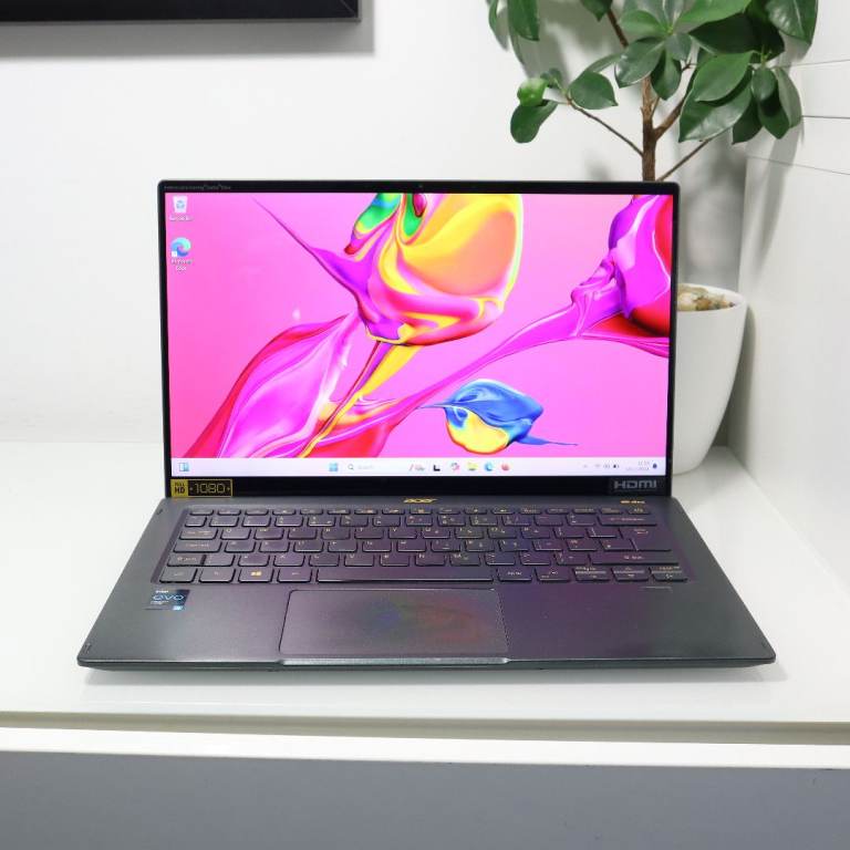 Touchscreen Acer Swift Laptop/ i5 11th Gen/ 512GB SSD/ 8GB RAM