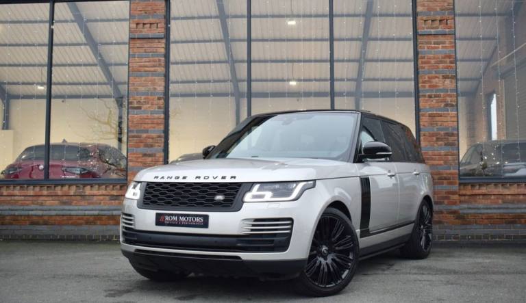 2020 70 LAND ROVER RANGE ROVER 3.0 SD V6 VOGUE SUV 5DR DIESEL AUTO 4WD EURO 6 (S
