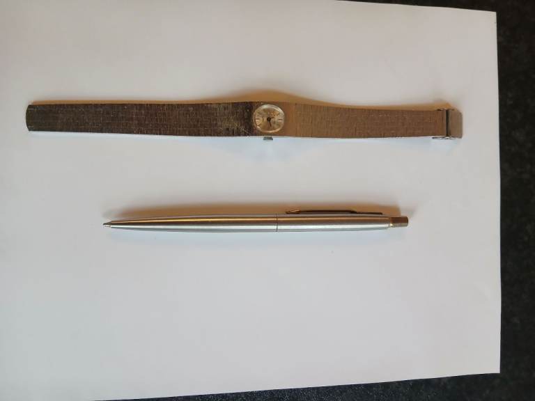 Leeds 15. Ladies, silver, vintage, watch. Swiss Montine 17 jewel mechanical,  not battery  VGC 