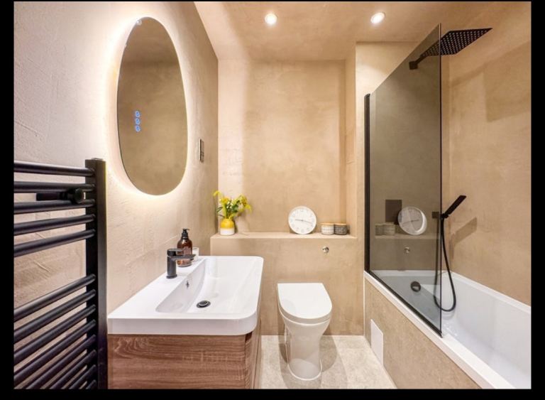 Room Available in Stratford