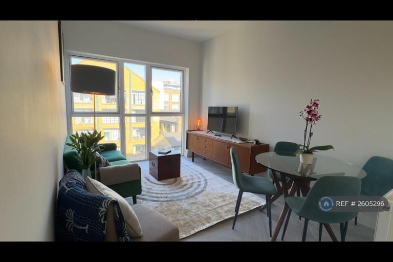 1 bedroom flat in Venture Court, London, SE1 (1 bed) (#2605296)