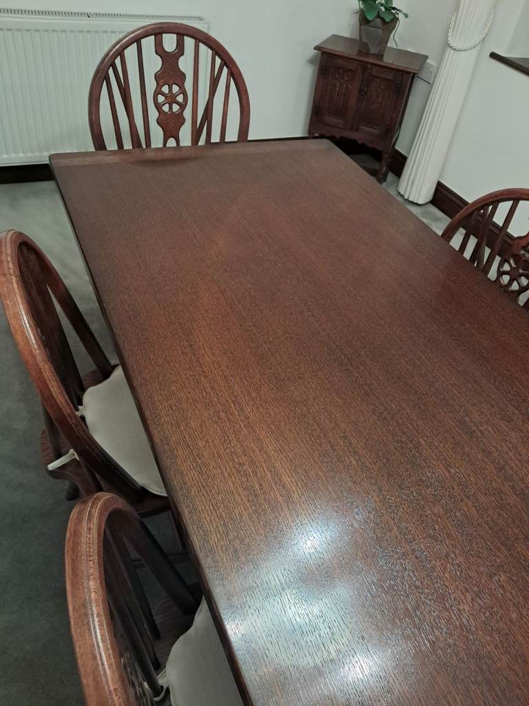 Hard Wood Dining Room Table And Chairs 