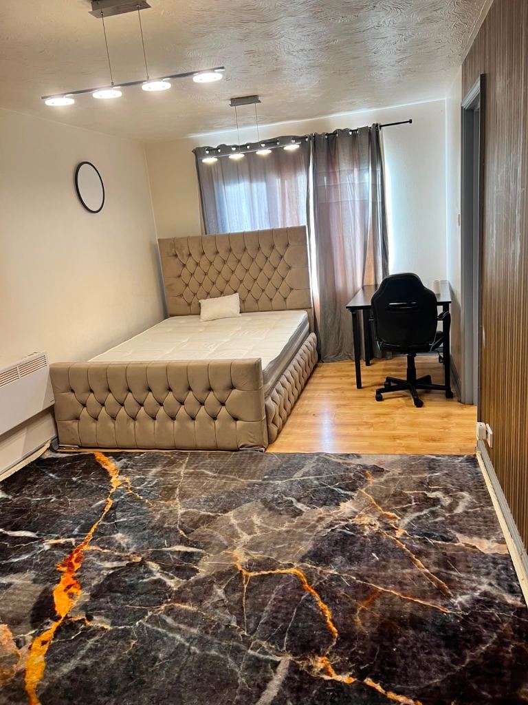 1 bedroom large ground floor flat Barking