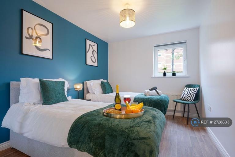 1 bedroom flat in Thackhall Street, Coventry, CV2 (1 bed) (#2728833)