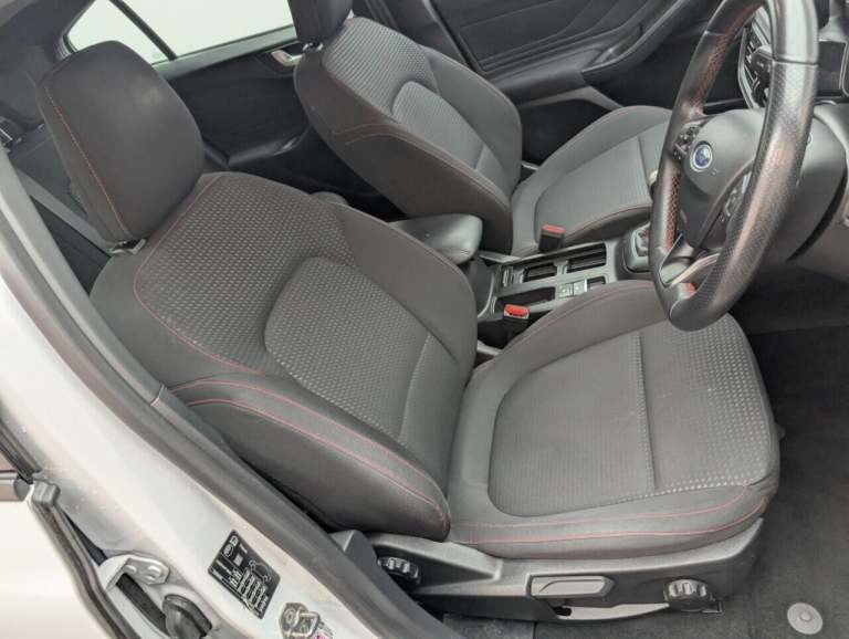  Ford Focus 1.5T EcoBoost ST-Line Hatchback 5dr Petrol Manual Euro 6 (s/s) (150 ps) CRU Petrol Ma...