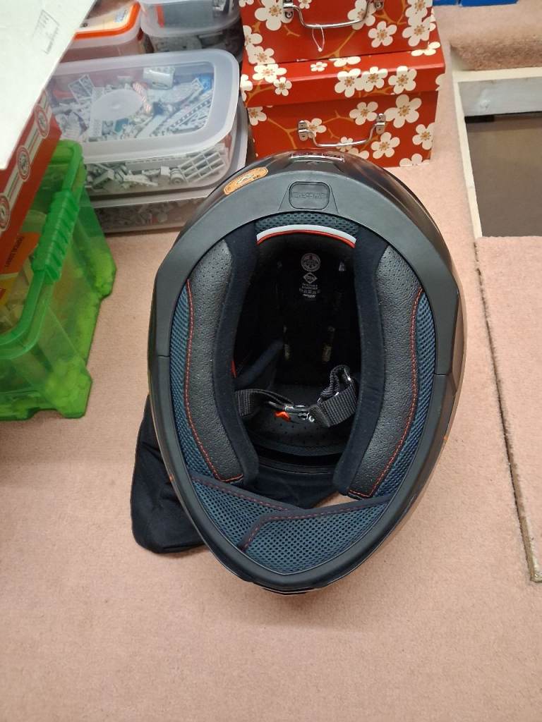 crash helmet 