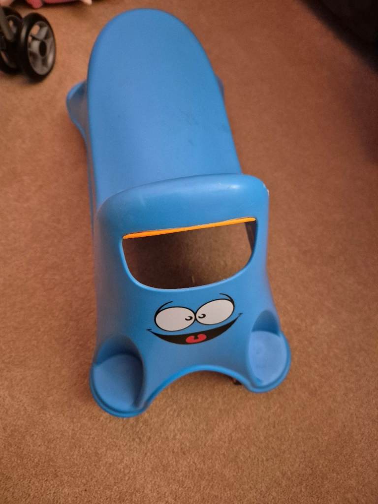 Kids shopping trolley and sit and ride