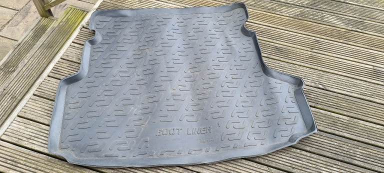 3 series BMW touring boot liner.