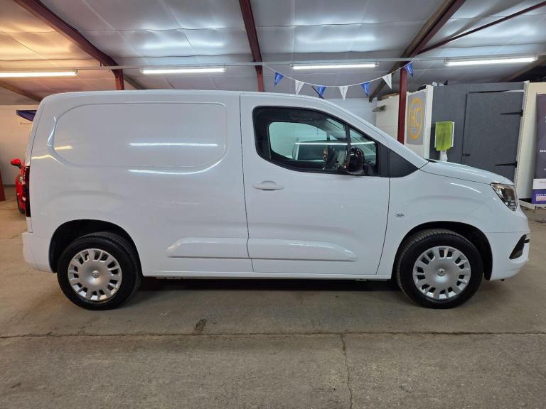 VAUXHALL COMBO 1.5 Turbo D 2300 Pro L1 H1 Euro 6 (s/s) 5dr 2023