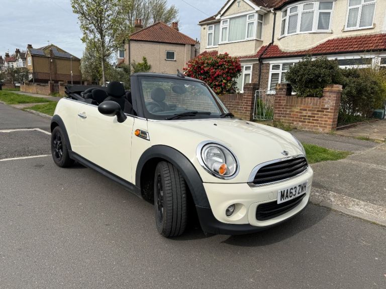 Mini convertible 1.6 petrol 2013, Fresh Mot